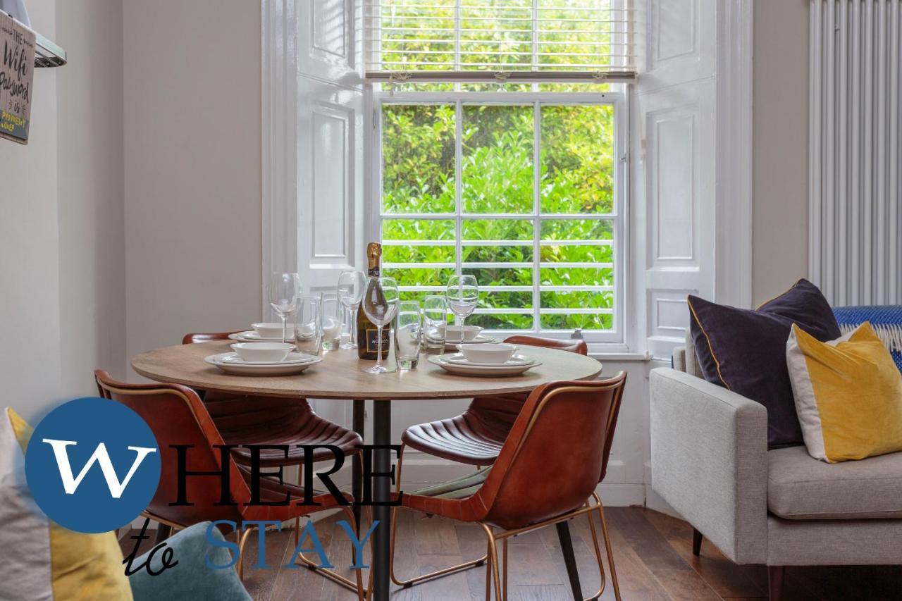 Stylish 2Bed Apartment Underneath Edinburgh Castle Exteriör bild