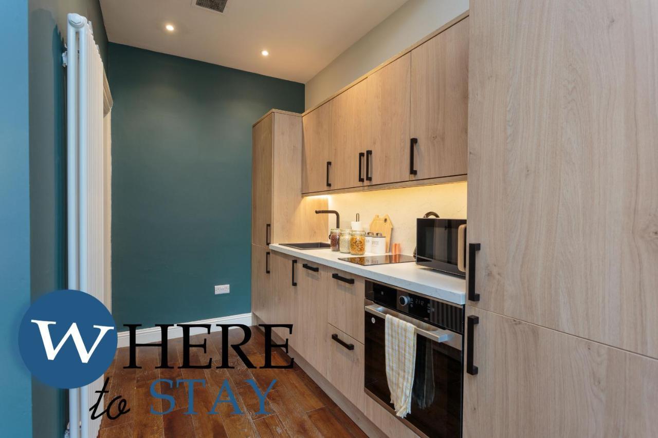 Stylish 2Bed Apartment Underneath Edinburgh Castle Exteriör bild