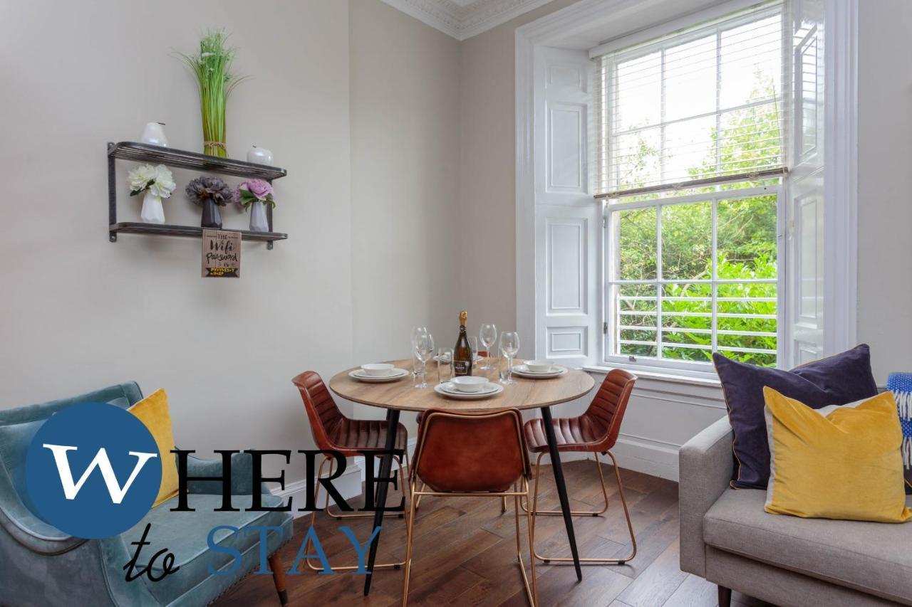 Stylish 2Bed Apartment Underneath Edinburgh Castle Exteriör bild